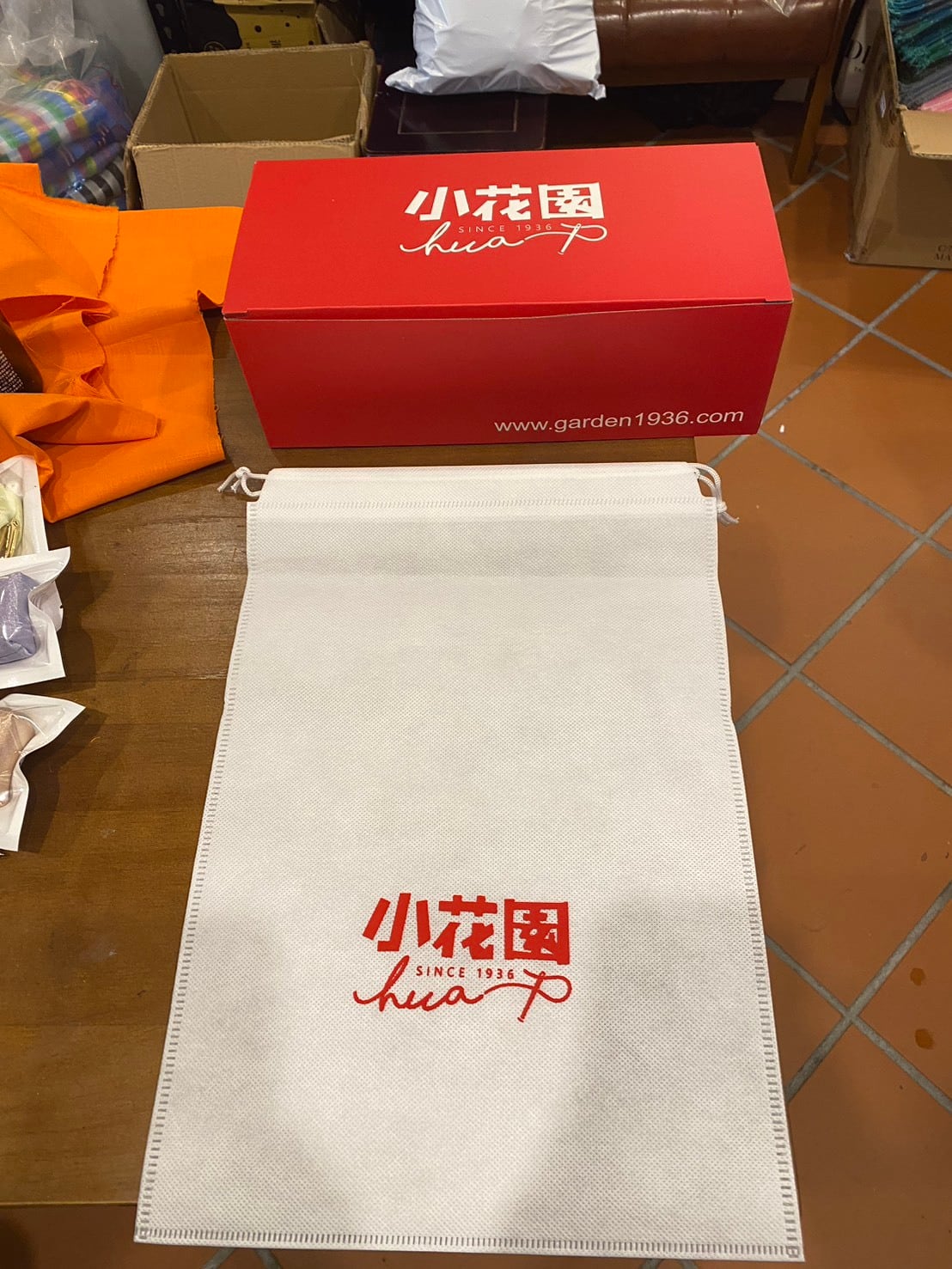 小花園】チャイナシューズ 花紋金色【送料込】 | チャイナシューズ