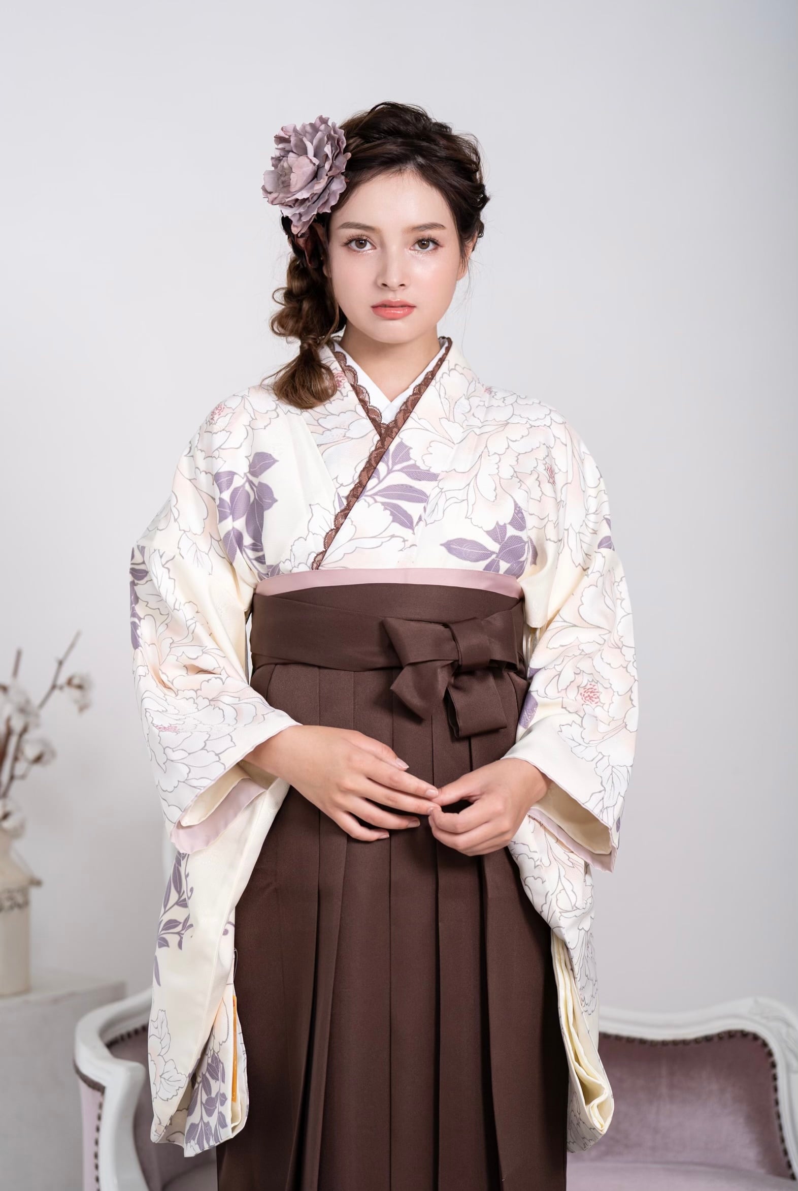 Kimono Sienne 卒業式袴3点セット クリーム色に牡丹 二尺袖着物 袴