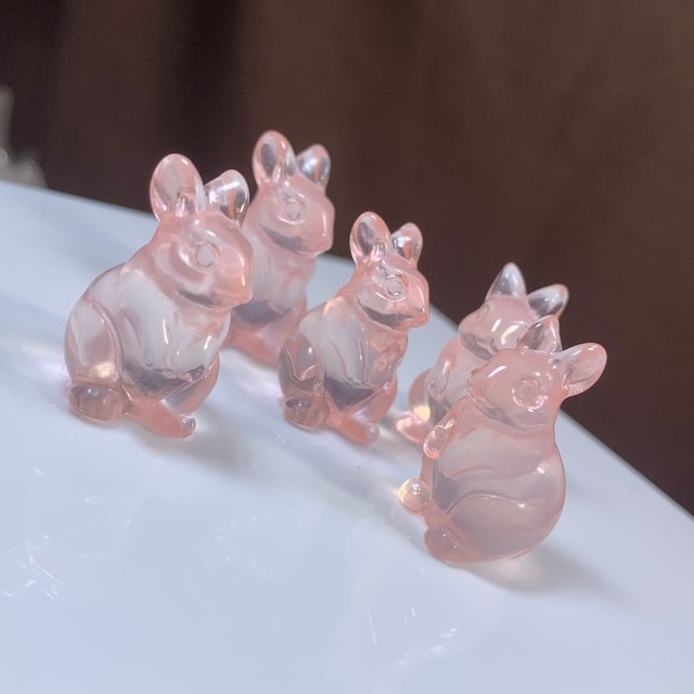 2.超透明☆モザンビーク産ローズクォーツ・うさぎさん