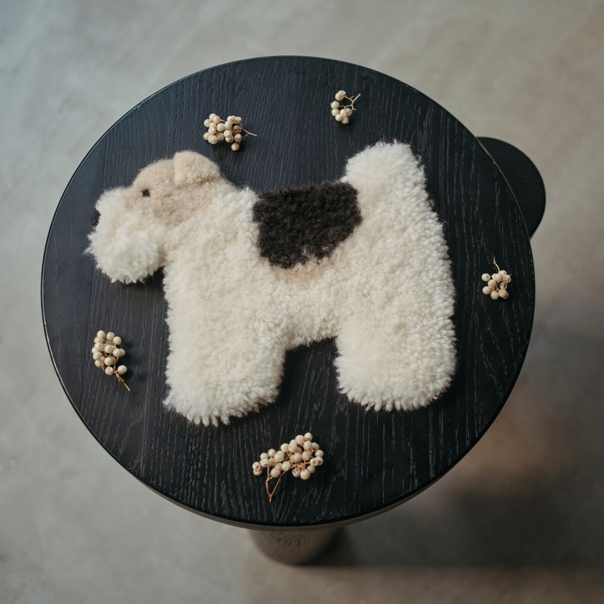 Somi Style Rugs Mini Rug/Dog(White&Black) | Atelier Somi