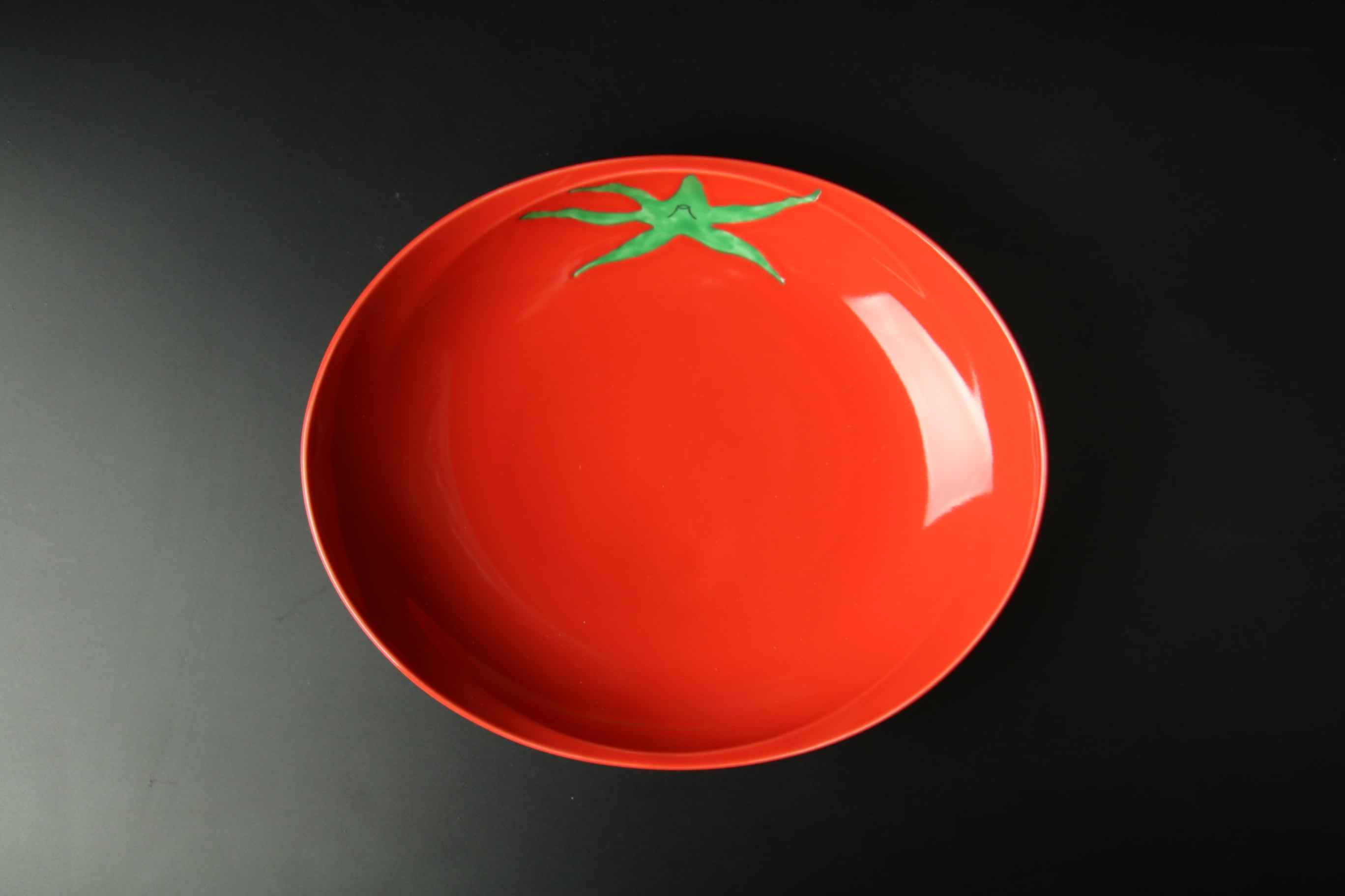 未使用　有田焼　田清窯睦峯　パスタ皿2枚　テーブルコーディネート　トマト絵柄 マットな質感が人気】有田焼 Wave黒陶 パスタ皿 2枚セット 【まるふく