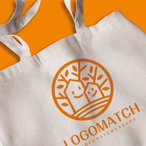 寄り添う無垢の家のロゴ