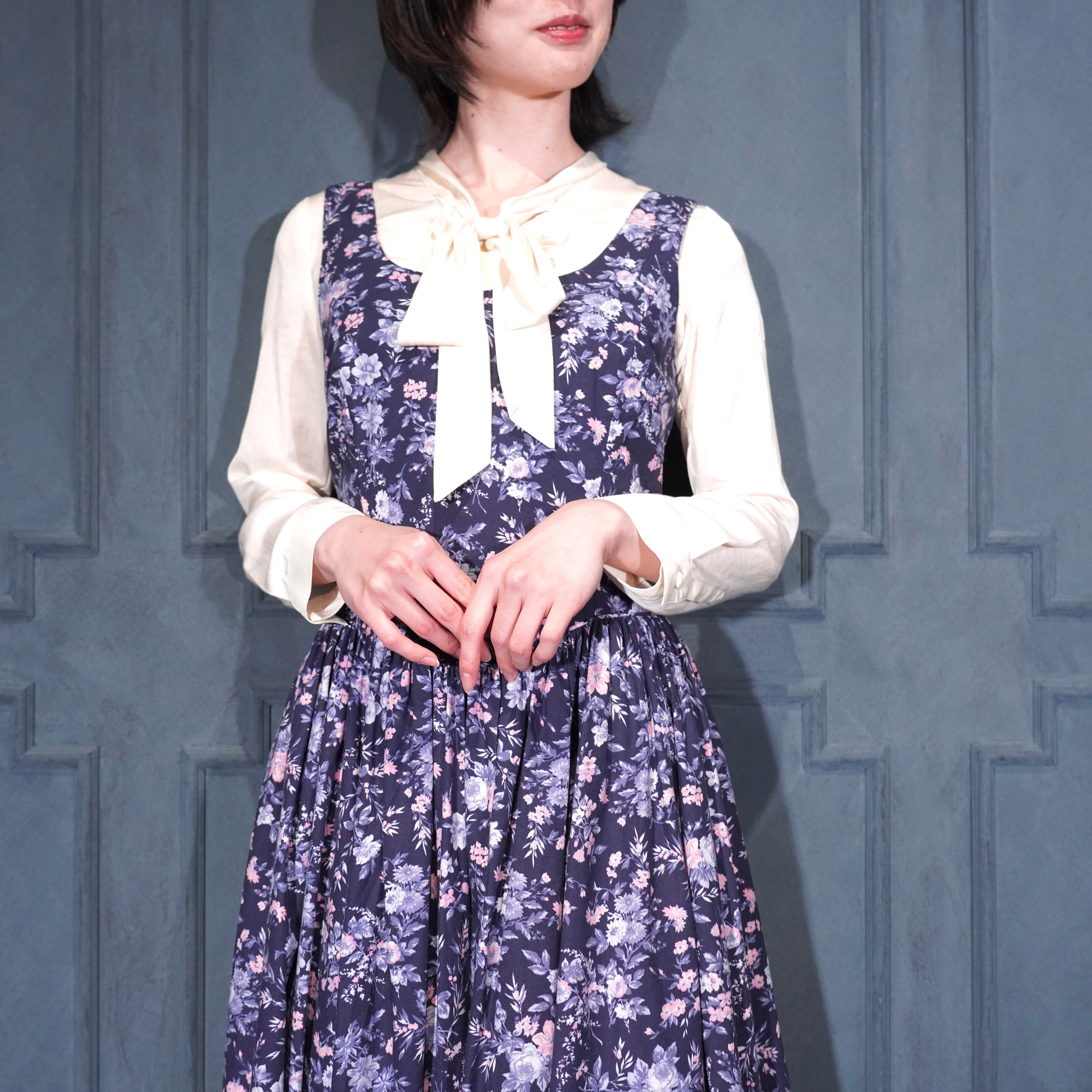 専用【新品未使用】タグ付 ローラアシュレイ ノースリーブワンピース 花柄L日本製 EU VINTAGE Iaura asnley FLOWER PATTERNED NO SLEEVE ONE PIECE MADE
