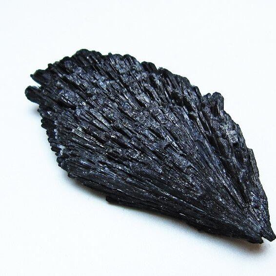 ブラック カイヤナイト 原石 一点物 171-7515