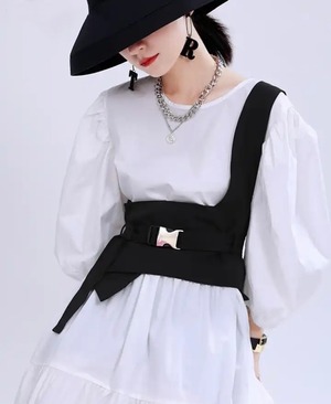 アシメントリービスチェ