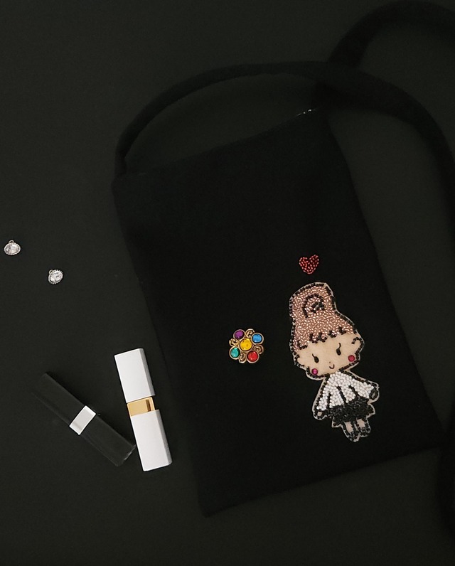 ビーズ刺繍サコッシュ ♡恋するアイリー♡