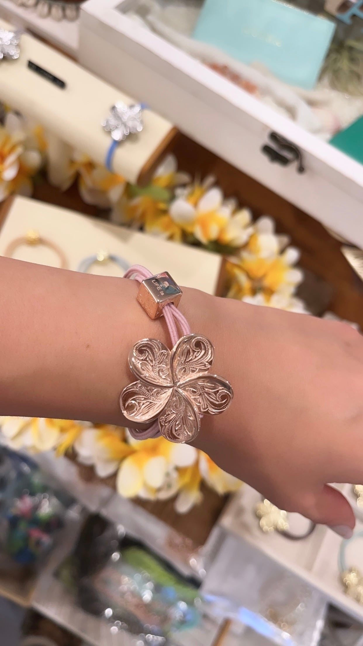 LIFE isオリジナル Hawaiian jewelry プルメリアゴム（gold,Green gold