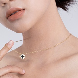 ペンダント おしゃれ キラキラ 四葉 クローバー レディースネックレス