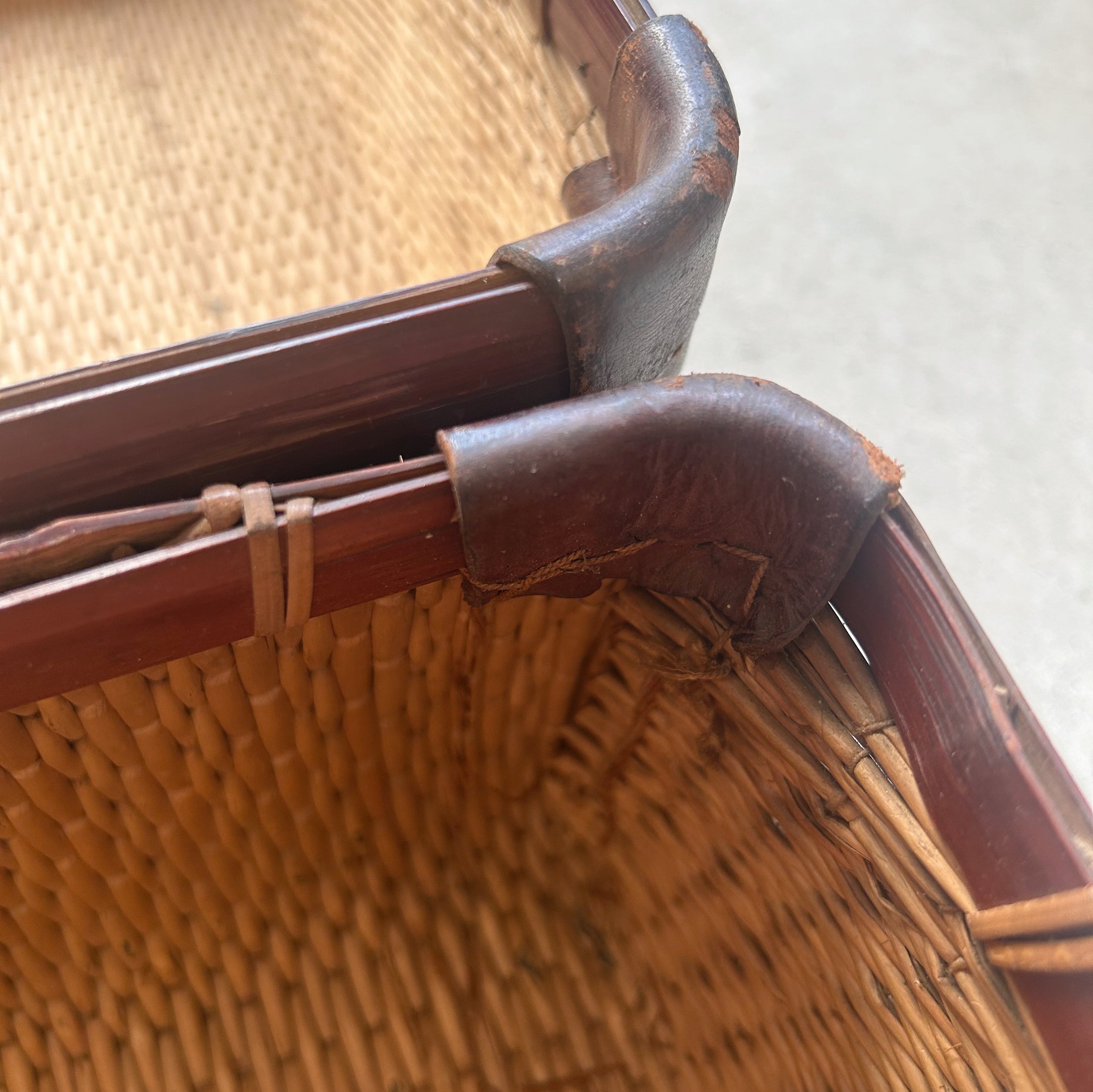 古道具 持ち手付きの柳行李 | tsuyukusa store