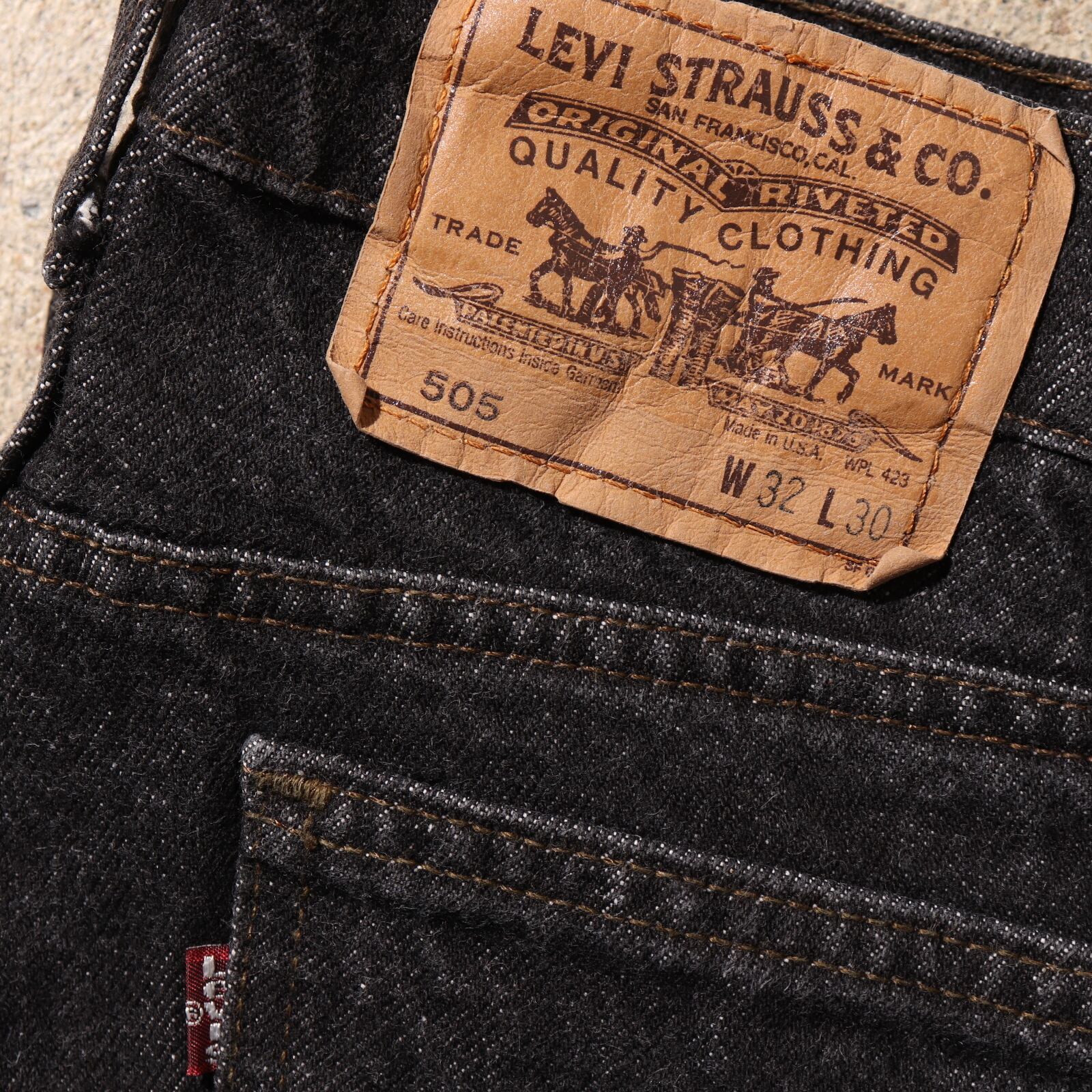 極美品 32×30 先染め 米国製 Levi's 505 ブラックデニムパンツ ...