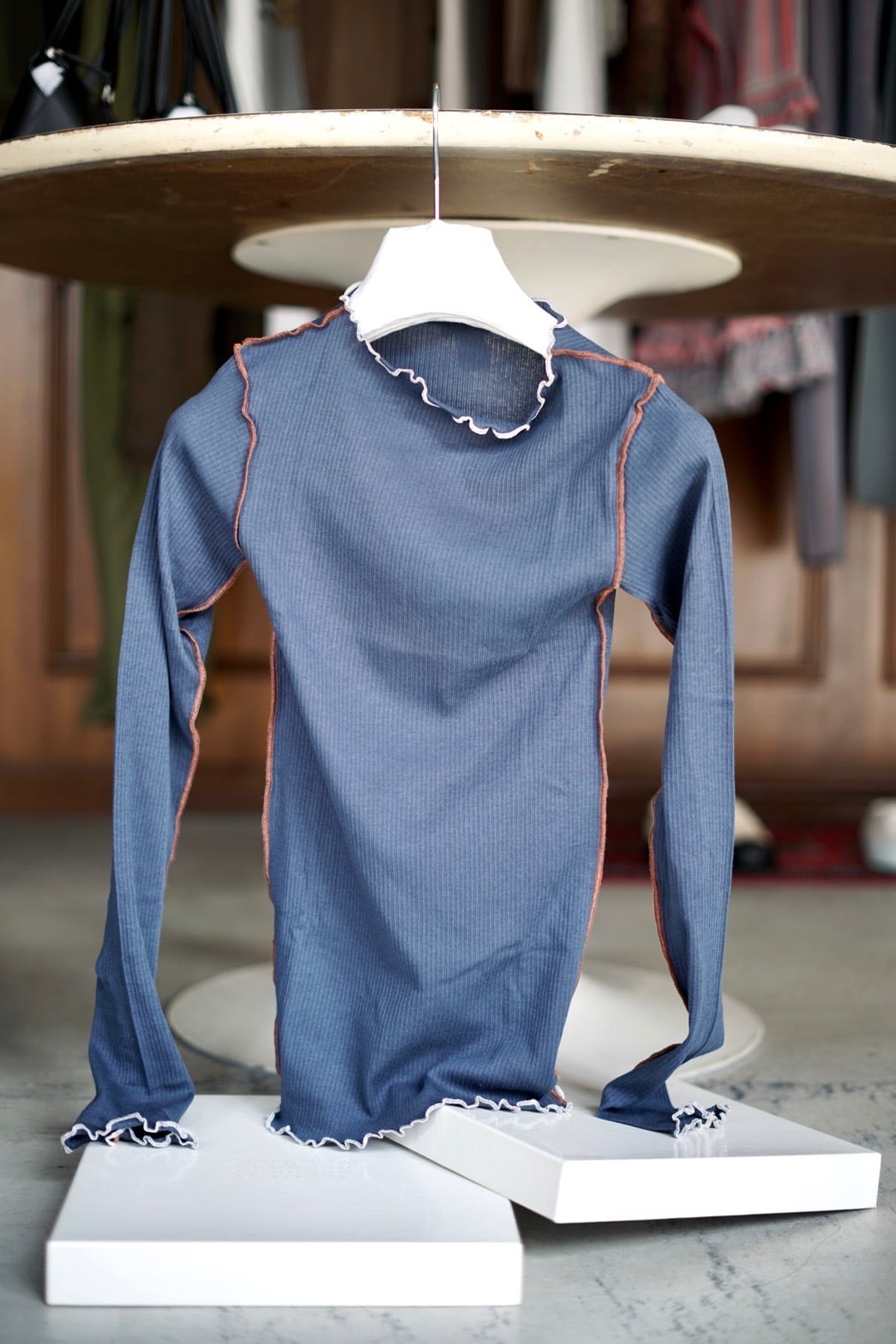 よ☺︎【新品未使用】Baserange Vein Long Sleeve Baserange Vein Long Sleeve - Kev Blue | Garmentory