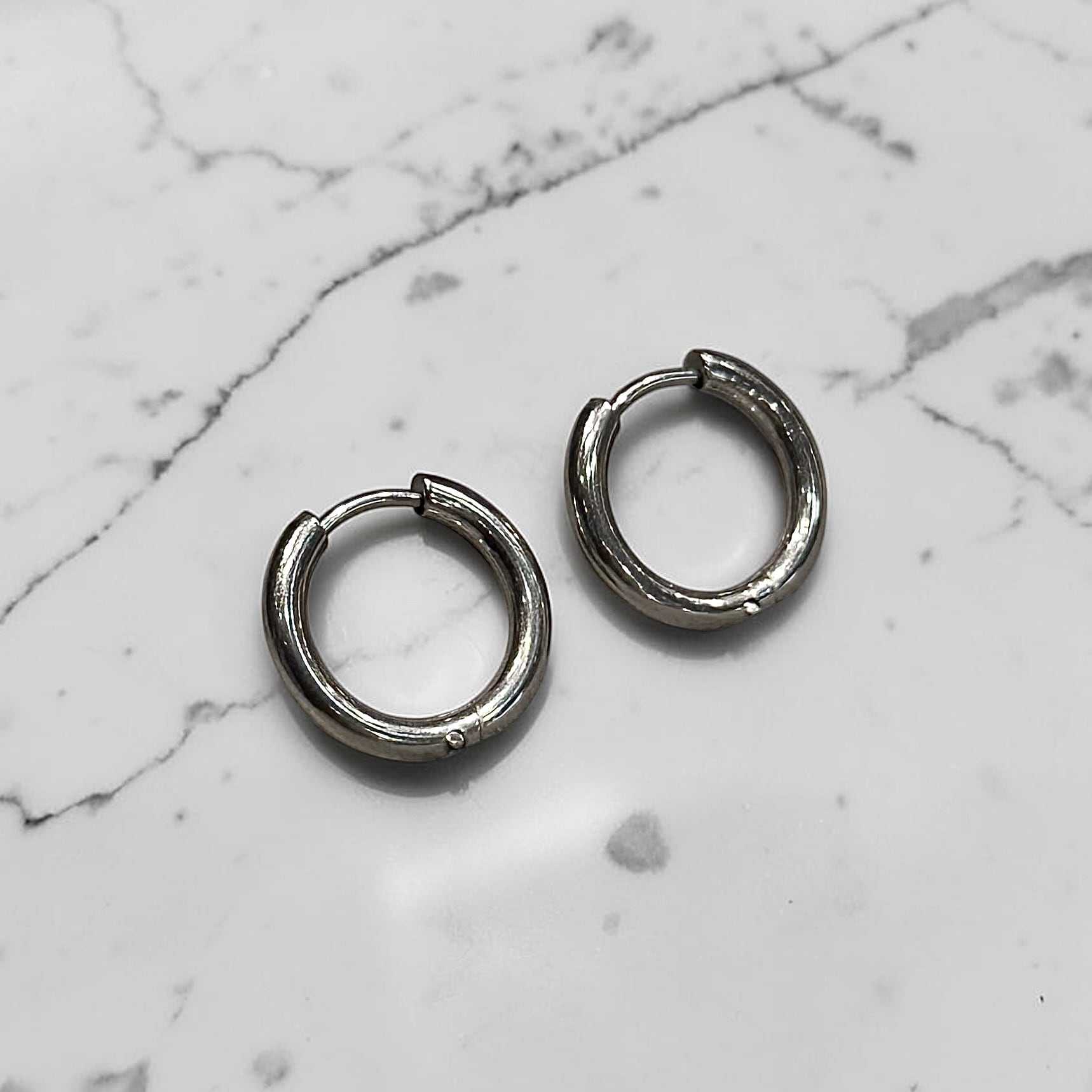 送料無料 ステンレスフープピアス 両耳用 2個セット 18G 内径12mm