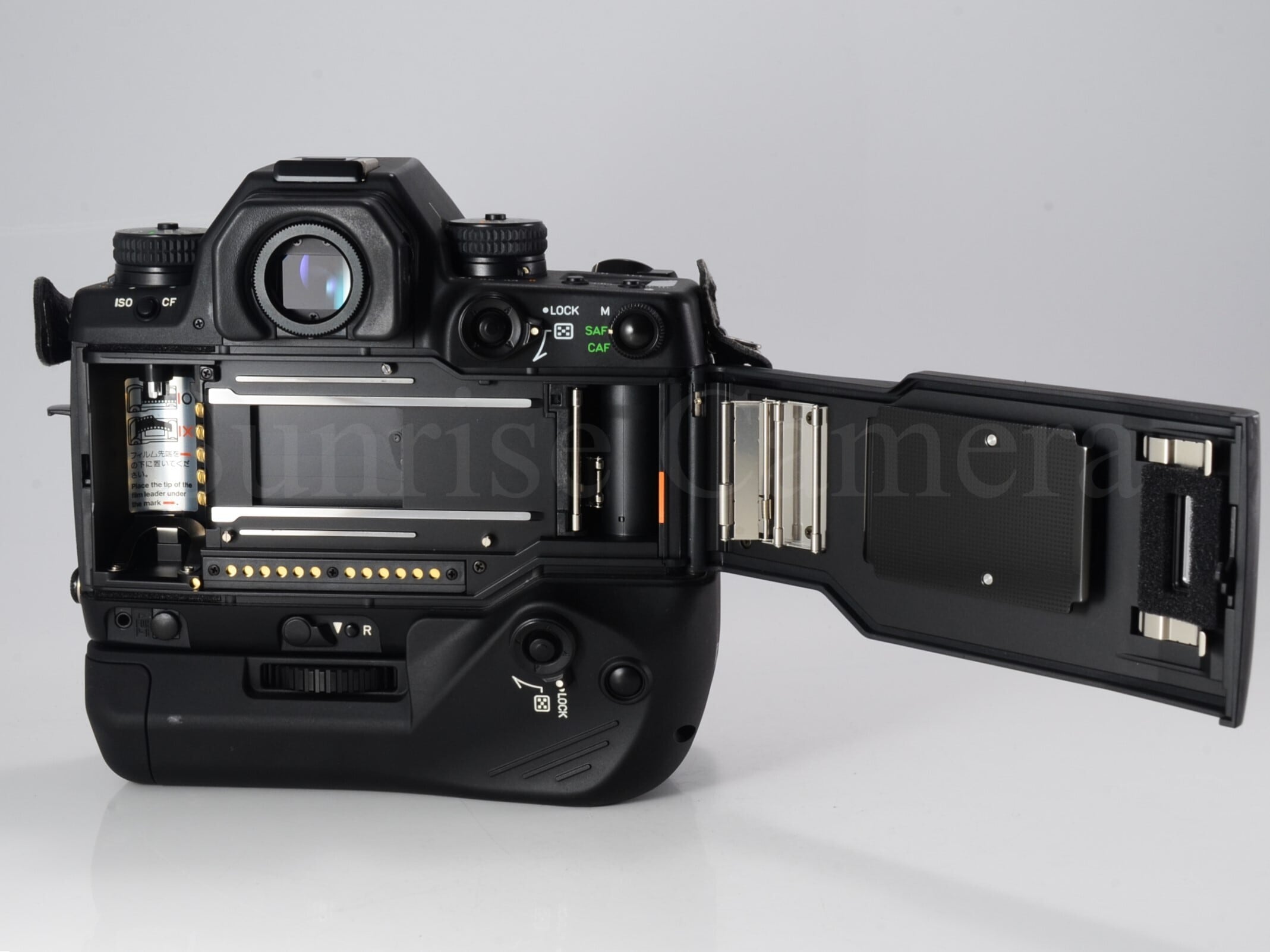CONTAX N1 ボディ レンズ２本＋バッテリーホルダー（縦位置グリップ） CONTAX N1 ボディ バッテリーホルダー P-9付 コンタックス (60800