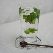 PUDDLE GLASS PLATE / S / W85×H95 / 凹凸POLKA DOT