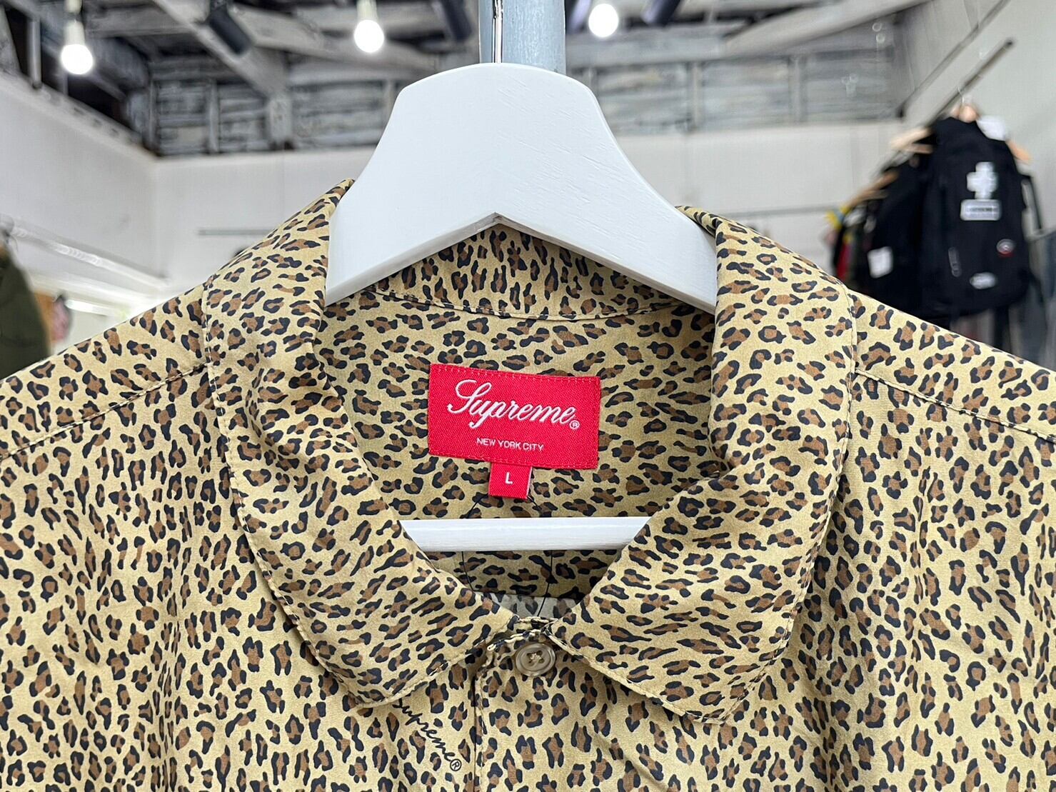 Supreme LEOPARD SILK SS SHIRT TAN LARGE 29320 | BRAND BUYERS Supreme LEOPARD SILK SS SHIRT TAN LARGE 29320 | BRAND BUYERS