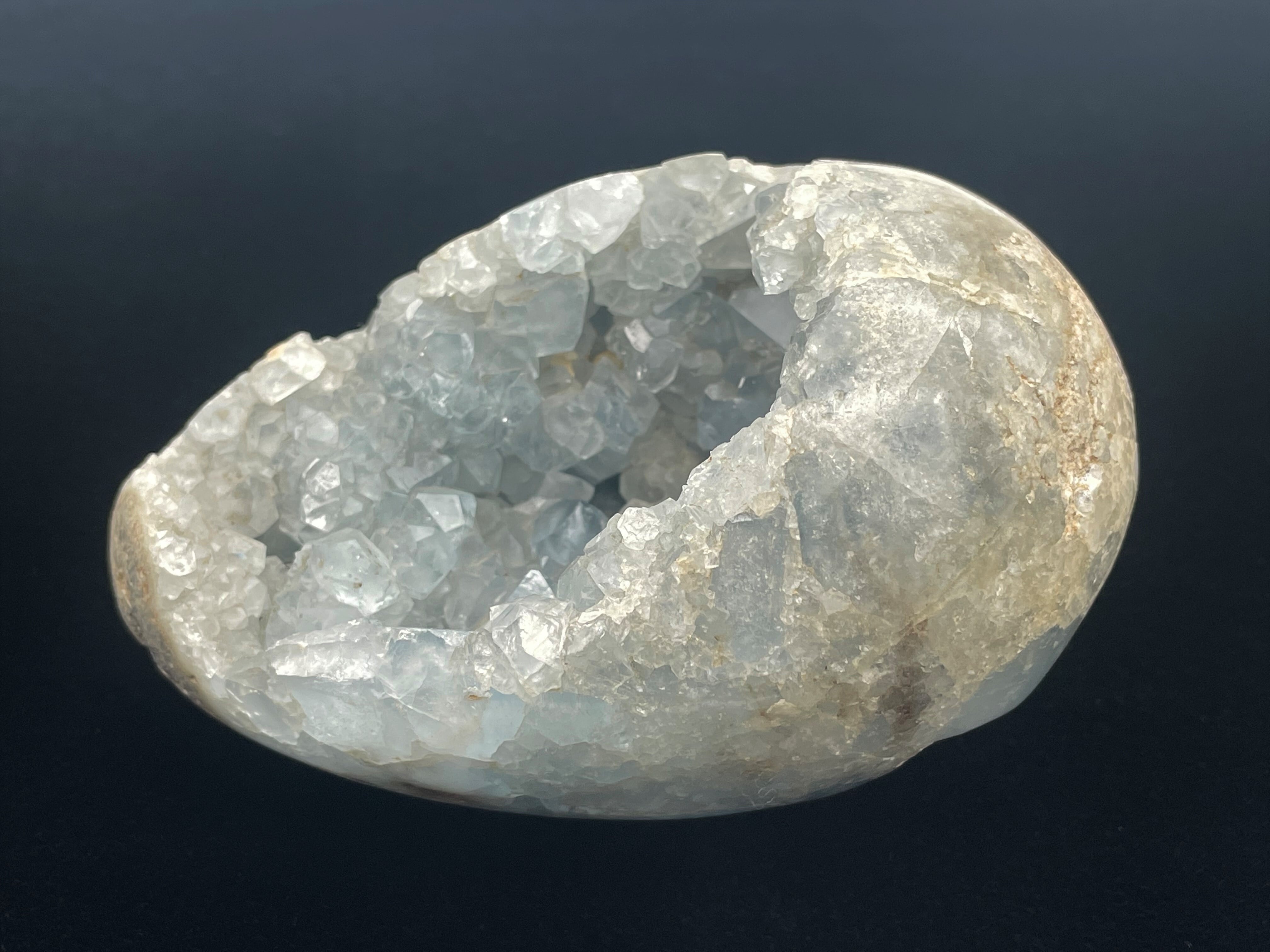 人気 【宝石】セレスタイト 雫型ジオード 値下げOK 宝石】セレスタイト