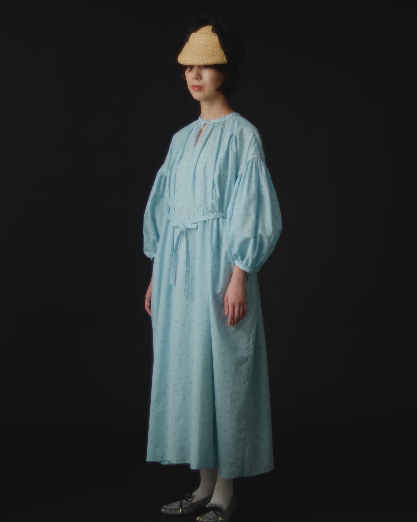 ポルカドットパフスリーブワンピース|Polka-Dot Gathered Sleeve Dress