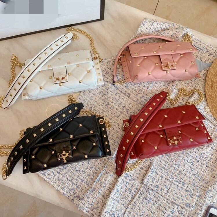 ウォレットショルダーバッグ スタッズ お財布ポシェット レディース 財布 長財布 カード収納 ミニショルダーバッグ ミニバッグ ハンドバッグ 斜めがけ サブバッグ ママ 軽量 クラッチウォレット 鞄 お出かけ デイリー 大人可愛い キラキラ チェーン Sea Sign Post