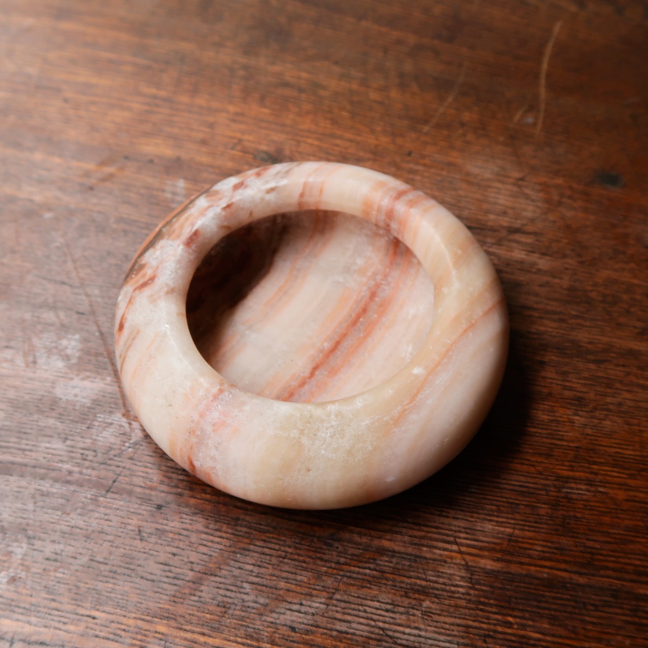 火星のようなアクセサリートレイ