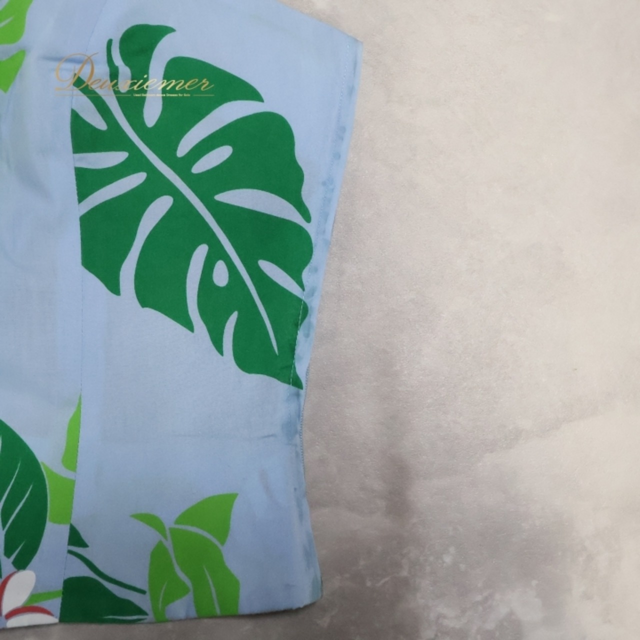 フラダンス 衣装 ツーピース セットアップ 上下セット ブルー系 チューブトップ プルメリア柄 モンステラ柄 かわいい 華やか 鮮やか 爽やか 明るい 水色 緑 ハワイアン アロハ ハワイアンプリント フラ ダンス レッスン 練習 デザイン おしゃれ