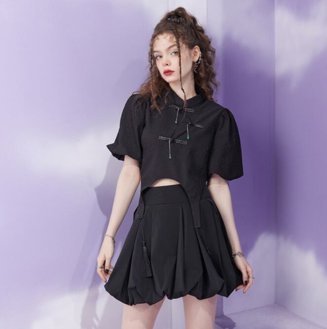 いでお 送料無料 アルファベット 夏 カジュアル 個性的 派手 ギャル 原宿系 韓国 ファッション ストリート系 Elfsack レディース ブラウス エルフサック トップス シャツ ブラック 長袖 ｖネック があります