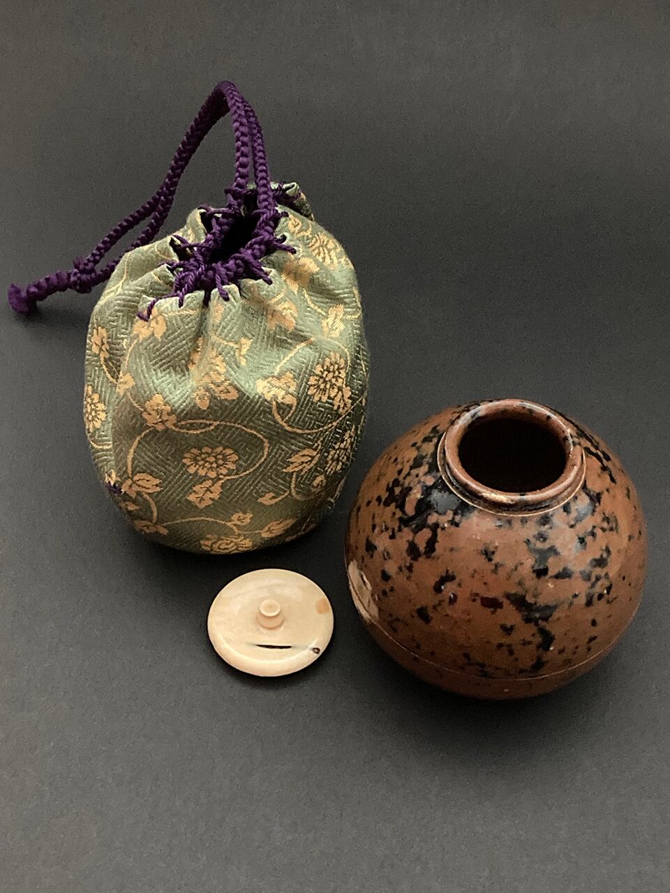 瀬戸　茶入　裏千家　　加藤錦雄 加藤錦雄＞茶入れ（瀬戸） ref. TC010 | CocoRococo