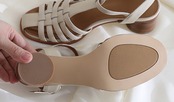足元から整う。本革ヒールサンダル
