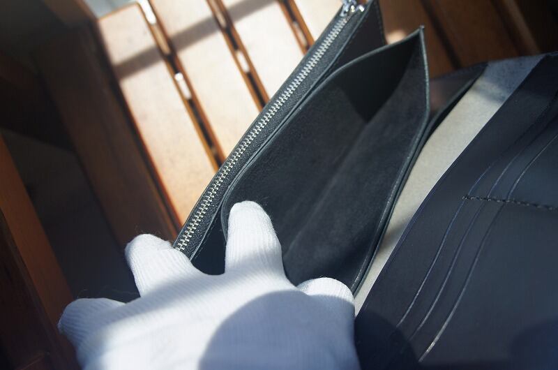 ルガトショルダーのロングウォレット【ライトグレー】【カード12枚