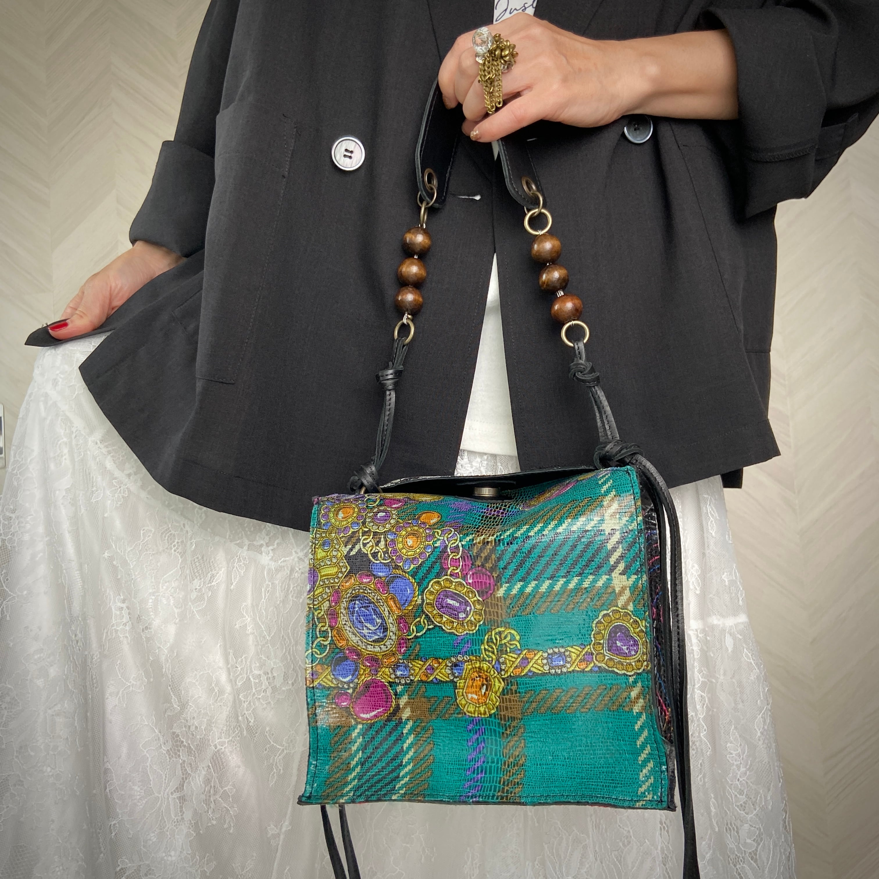 【1点もの】大人カッコいいアンティーク調スカーフ&革リバーシブル スクエア2waybag