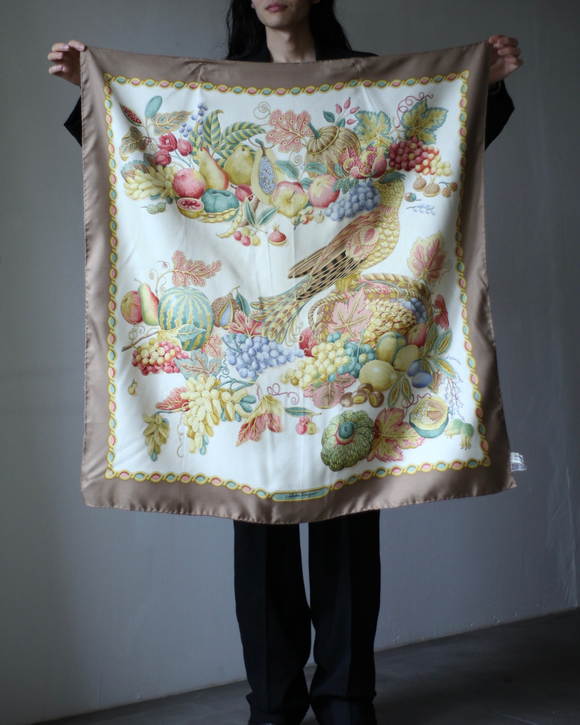 フェラガモ【SILK100%】スカーフ Ferragamo 超美品紳士ストール