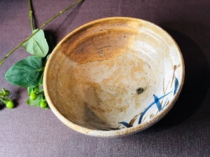 志野草文鉢　