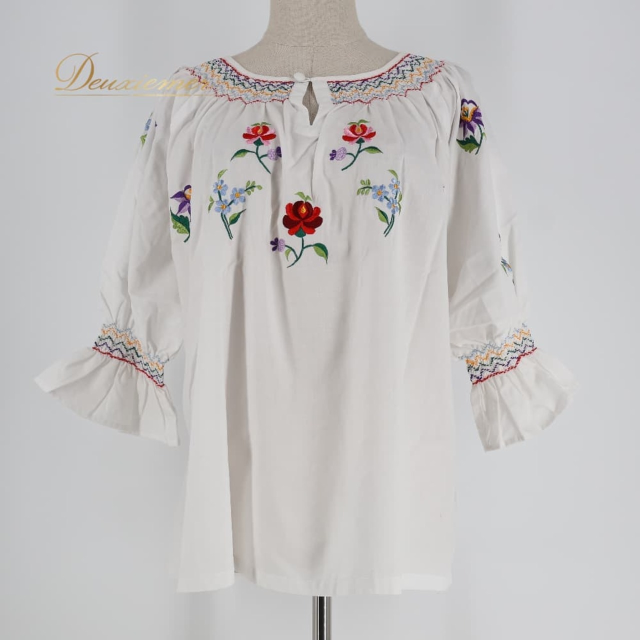 フォークダンス 衣装 LOUIS ルイス トップス ブラウス ホワイト系 花 花柄 刺繍 カラフル チロリアン 白 赤 青 緑 青 紫 かわいい 明るい 華やか 練習 レッスン ダンス衣装 レッド系 ブルー系 グリーン系 パープル系 イエロー系 ピンク系