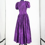 【美品 アメリカ製 フラダンス衣装】パープル MUUMUU PARADISE ワンピース ドレス 紫 プルメリア柄 花柄 パフスリーブ 可愛い