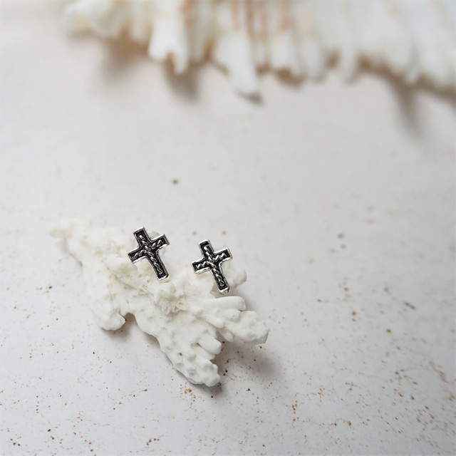 Silver Cross Pierced Earring《SILVER925》18380185 S2