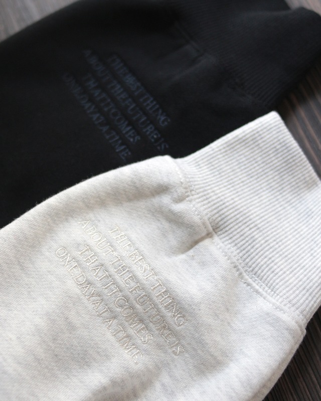 【hunch】裏起毛ロゴプルオーバー　(251106)