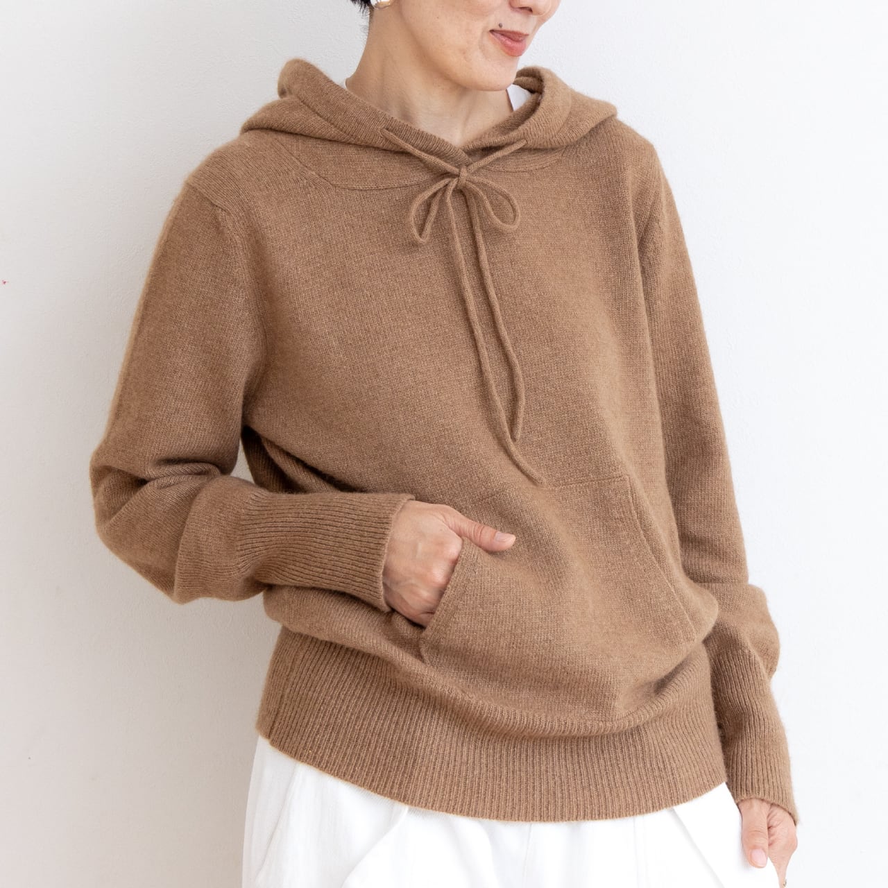 らくだのパーカー | 空飛ぶ羊 BASE webshop｜モンゴルのあたたかい靴下