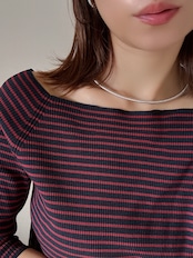 sleek wave necklace