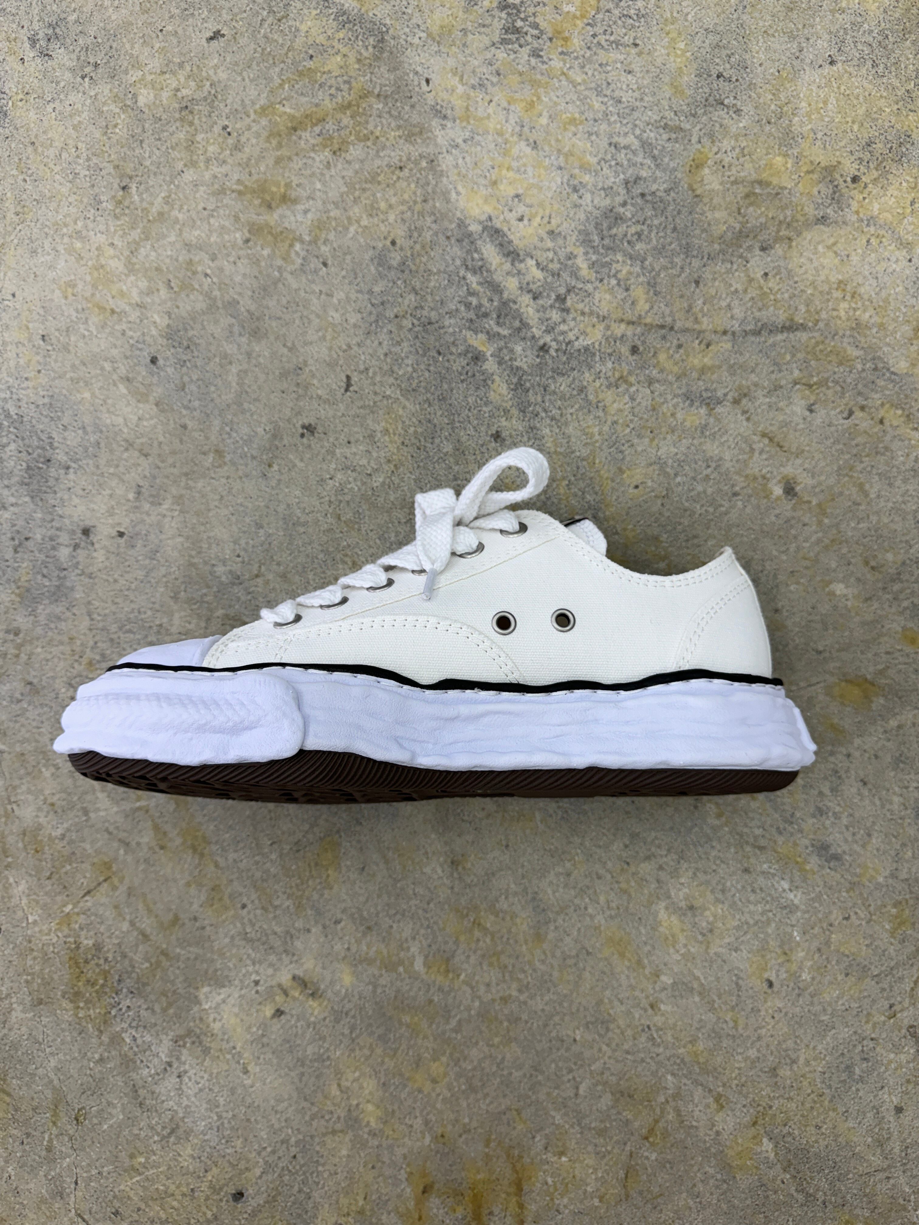 Maison MIHARA YASUHIRO | PETERSON 23 (A11FW702) | WHITE | HOWDAY Maison MIHARA YASUHIRO | PETERSON 23 (A11FW702) | WHITE | HOWDAY