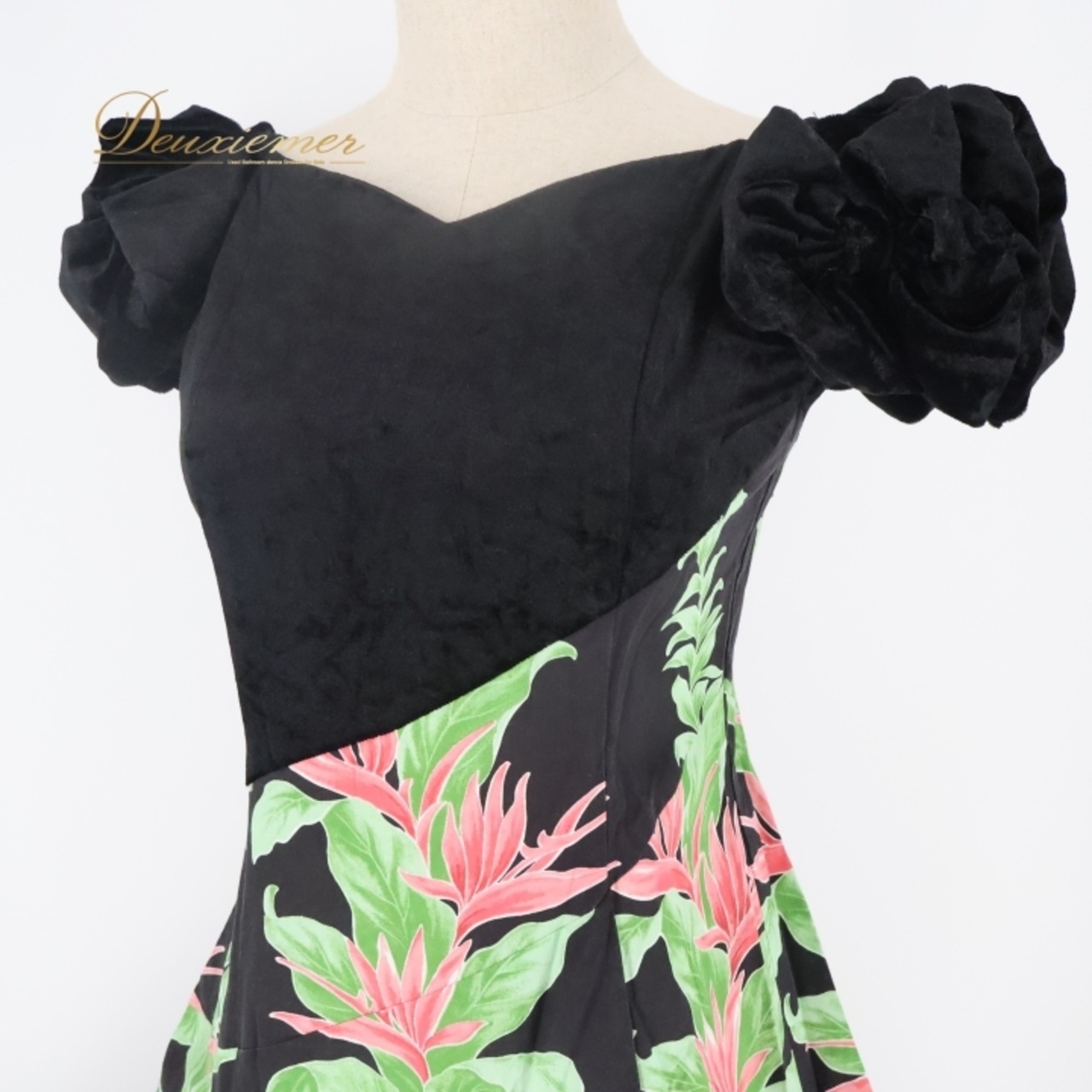 フラダンス 衣装 ワンピース ドレス ブラック系 マーメイドライン エムエムジェイ 日本製 ハワイアンプリント アロハ フラ ダンス MermaidLine MMJ レッスン 練習 ベロア グリーン系 レッド系 黒 緑 赤 フラワープリント 花柄 植物柄 華やか 高級感 上品 おしゃれ リゾート ダンス衣装 エレガント ステージ用 フェスティバル