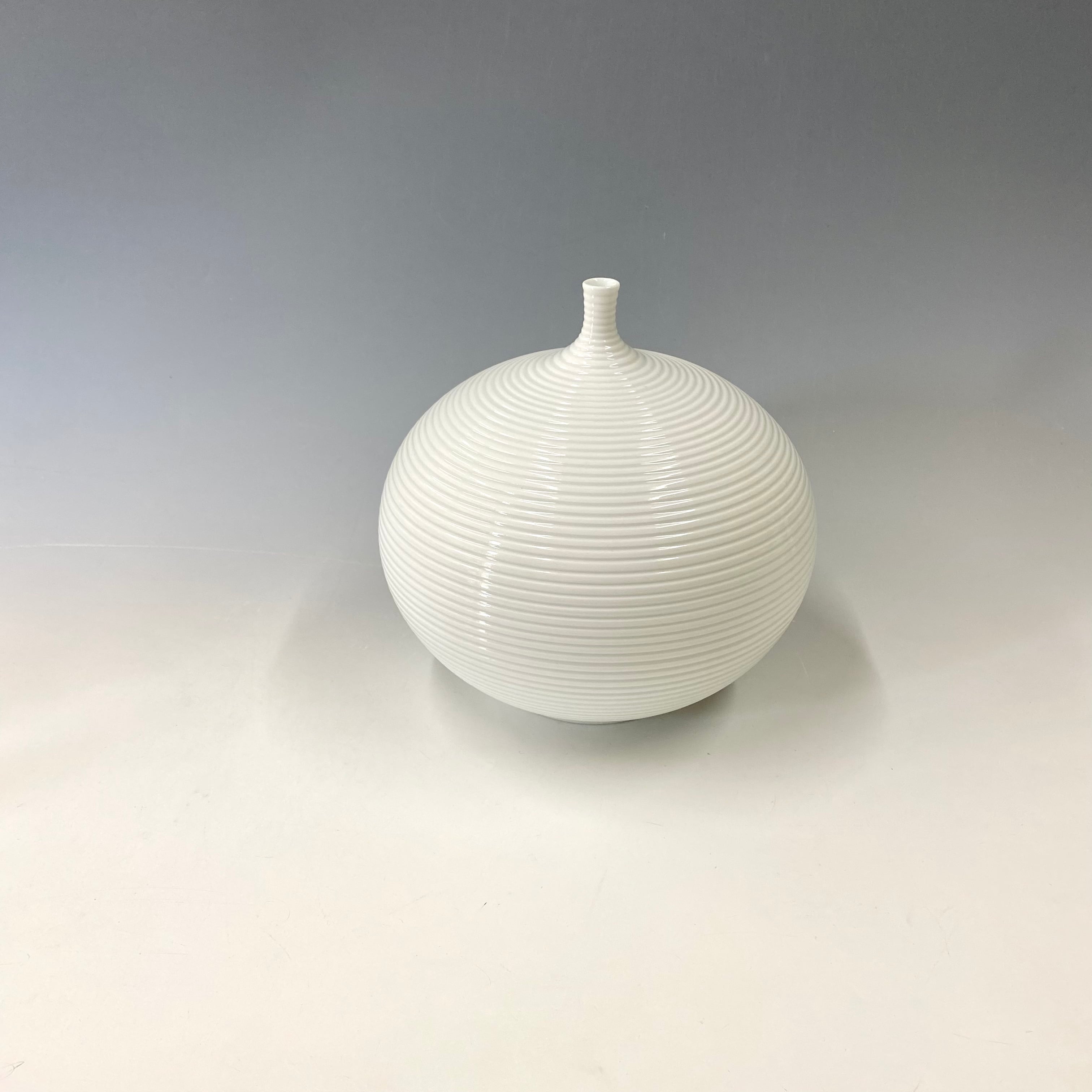 中尾恭純】白磁線段壺(大) | 中仙窯