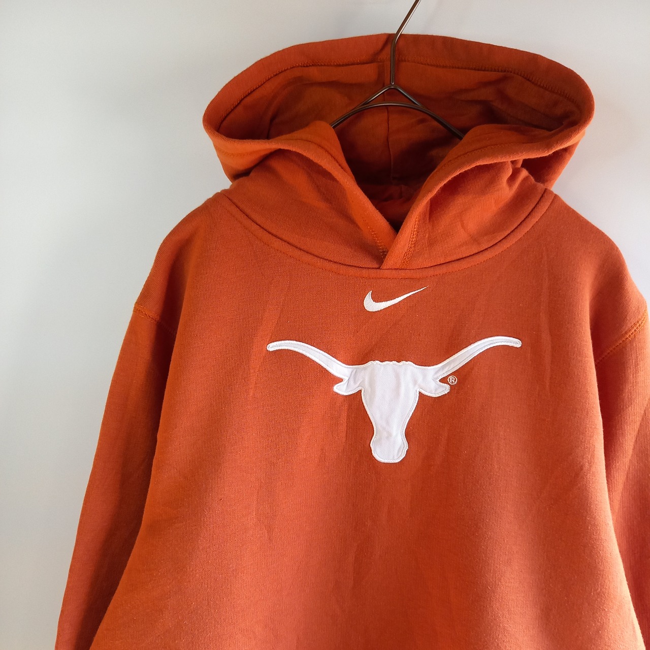 ナイキ　プルオーバー　スウェット　フーディー　センターロゴ　スウッシュ刺繍