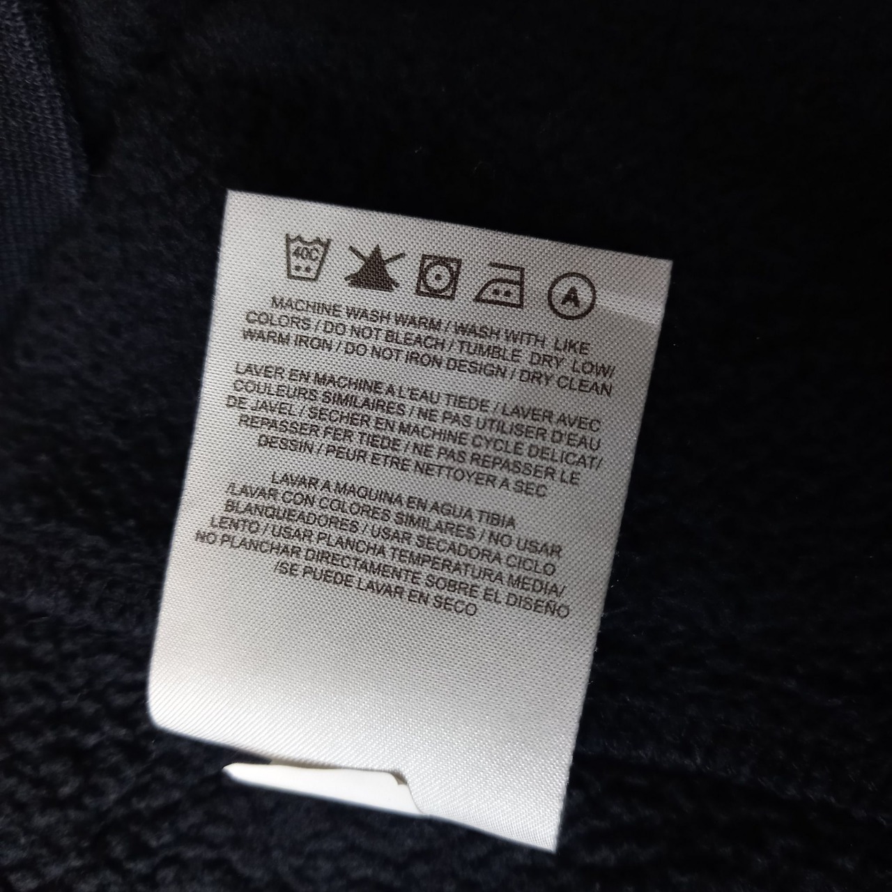 ナイキ　プルオーバー　スウェット　パーカー　刺繍ロゴ　センターロゴ　スウォッシュ