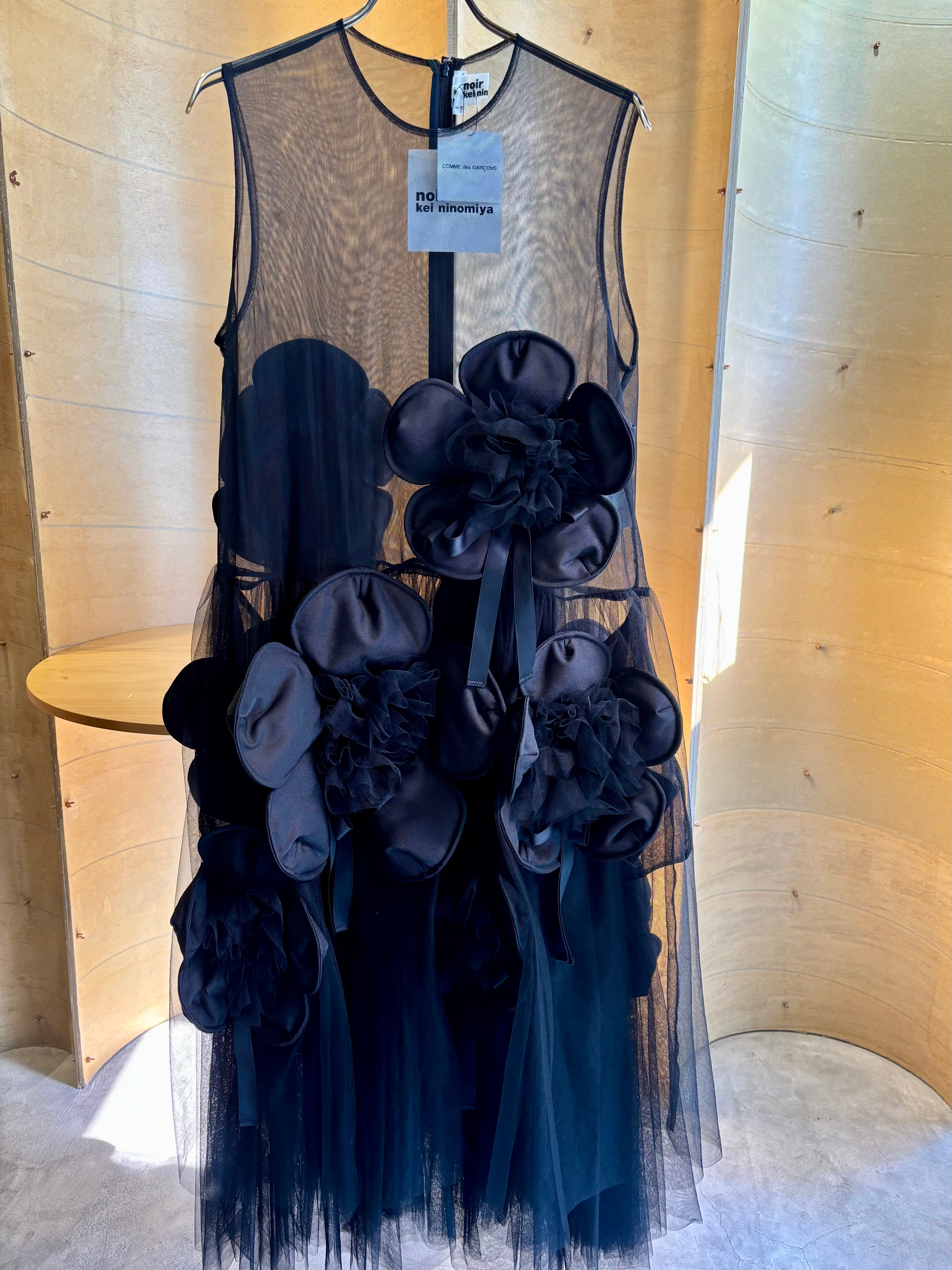 noir kei ninomiya | SIX6