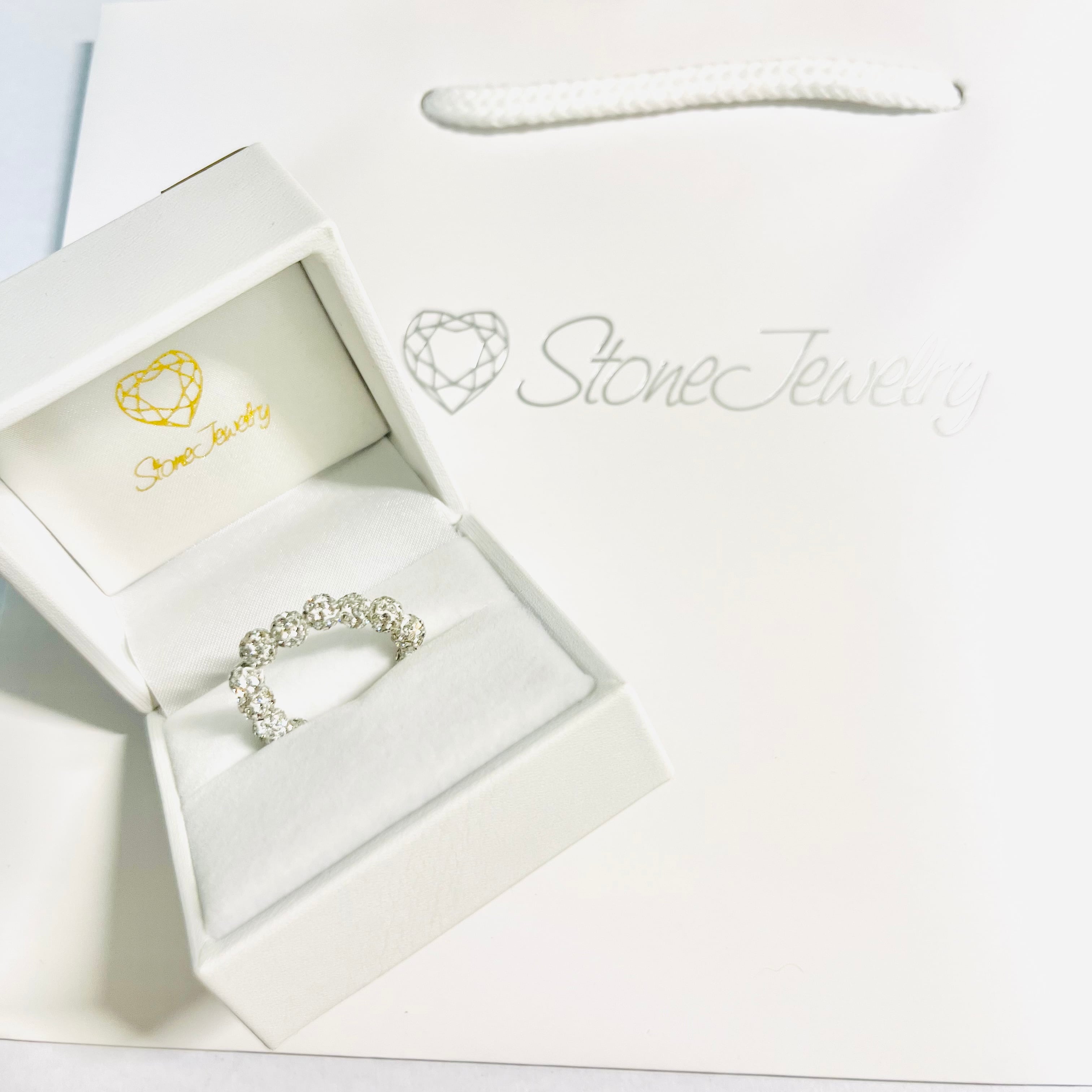 匿*名様 石付きリング ケース付き アクセサリー透明ケース クリスタル調 ピアス・リング・ペンダント兼用