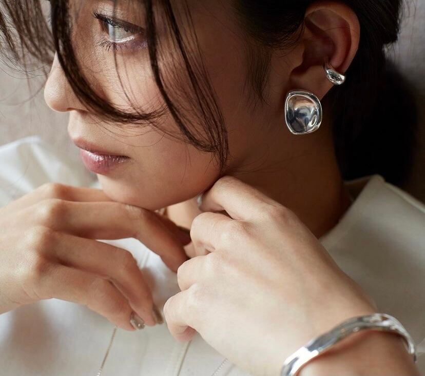 Nothing And Others【ﾅｯｼﾝｸﾞｱﾝﾄﾞｱｻﾞｰｽﾞ】Bumpmotif Earring (C41012111