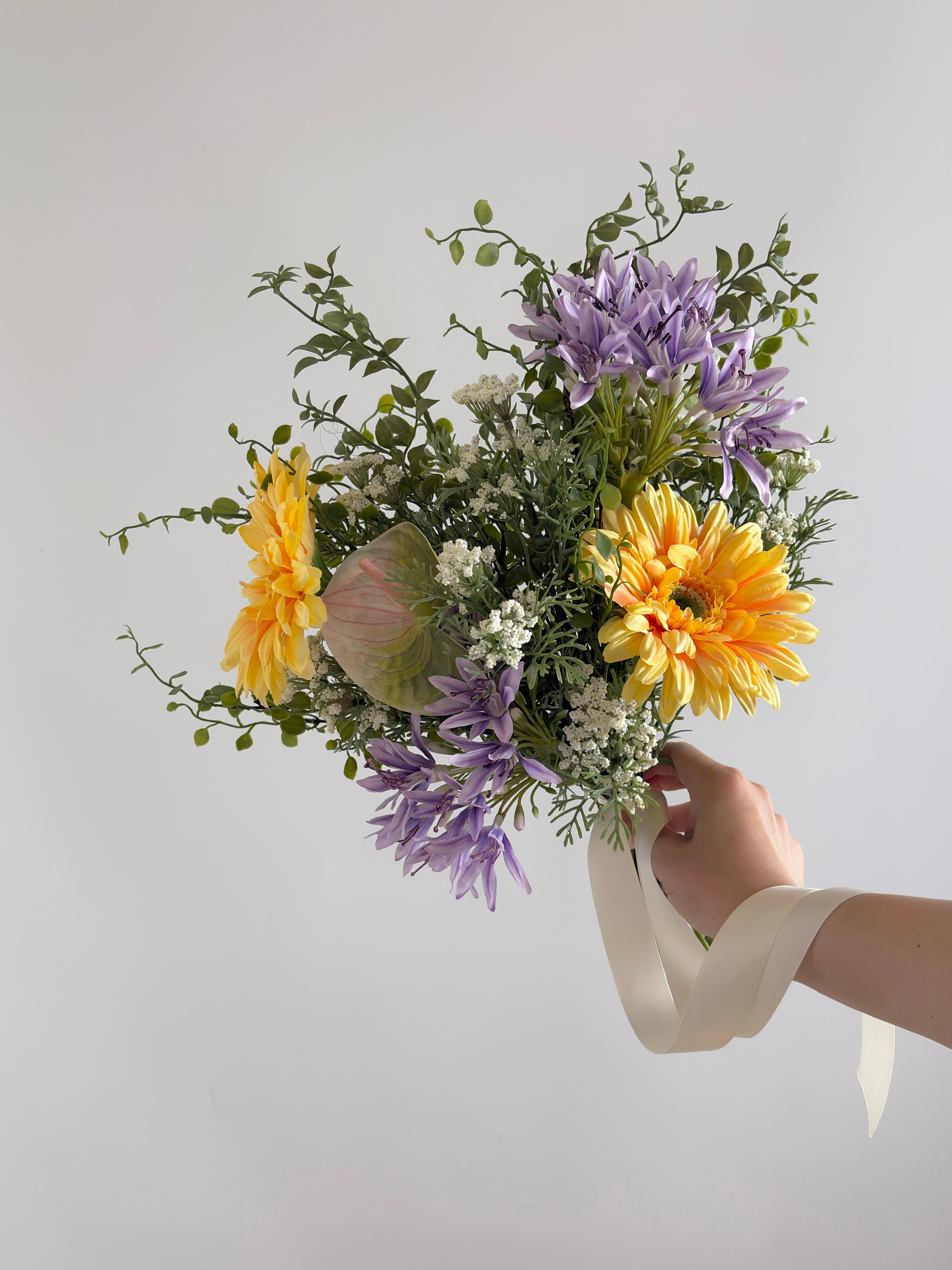 ブートニア付】ボルドーカラーの造花ウェディングブーケ｜シックな結婚