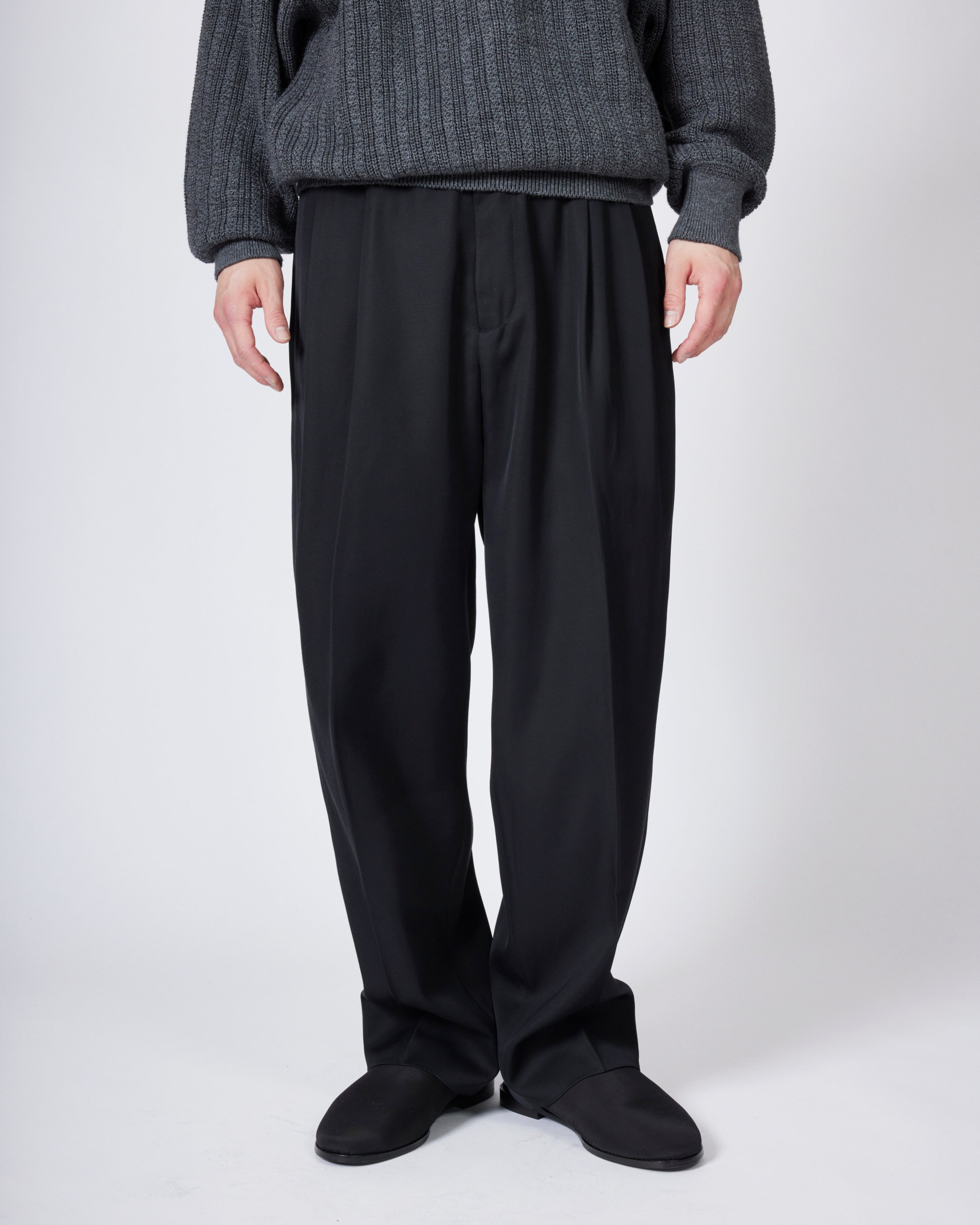 everyone two tuck wide twill trouser (BLACK) | everyone