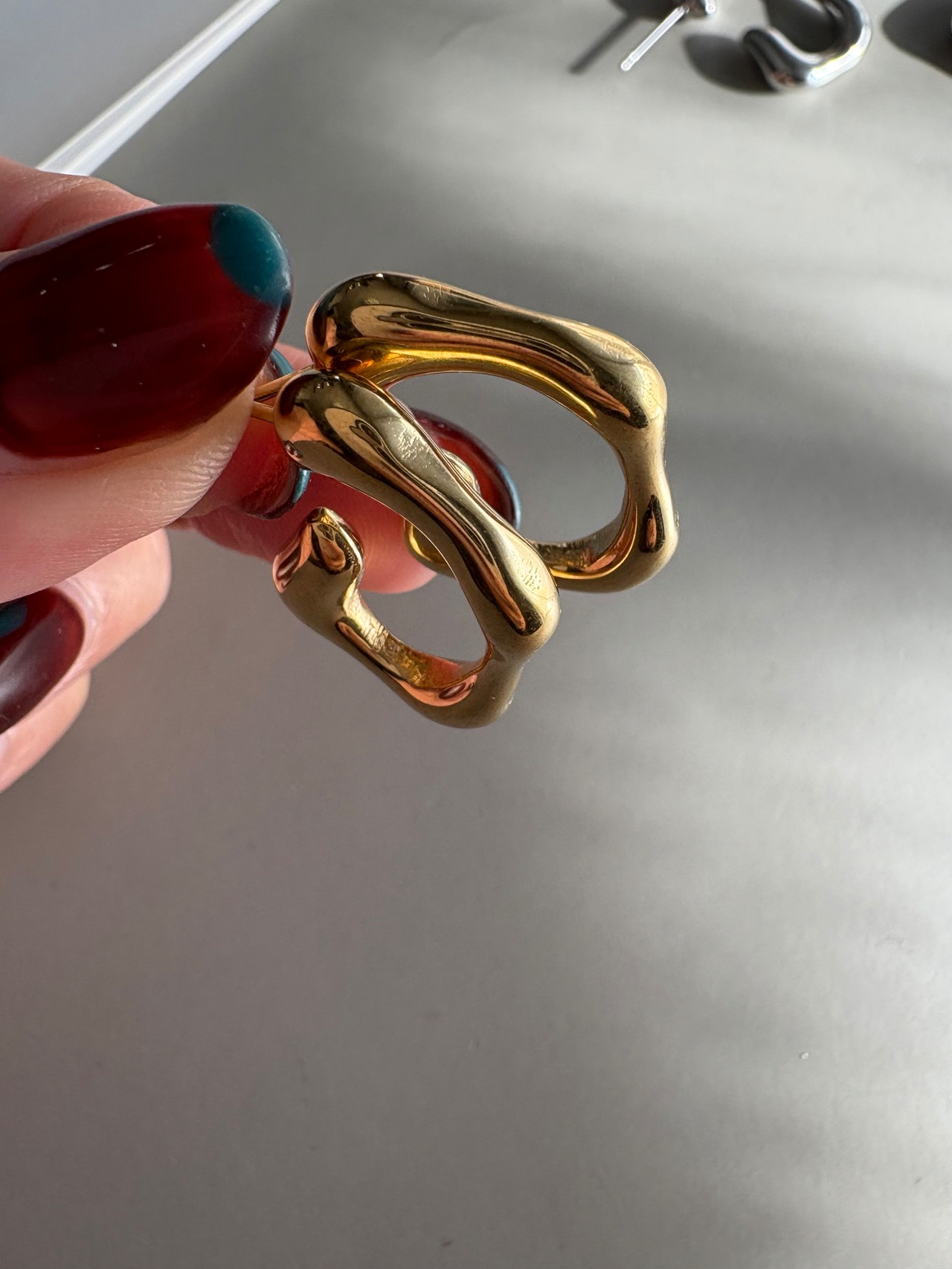 モードラインピアス