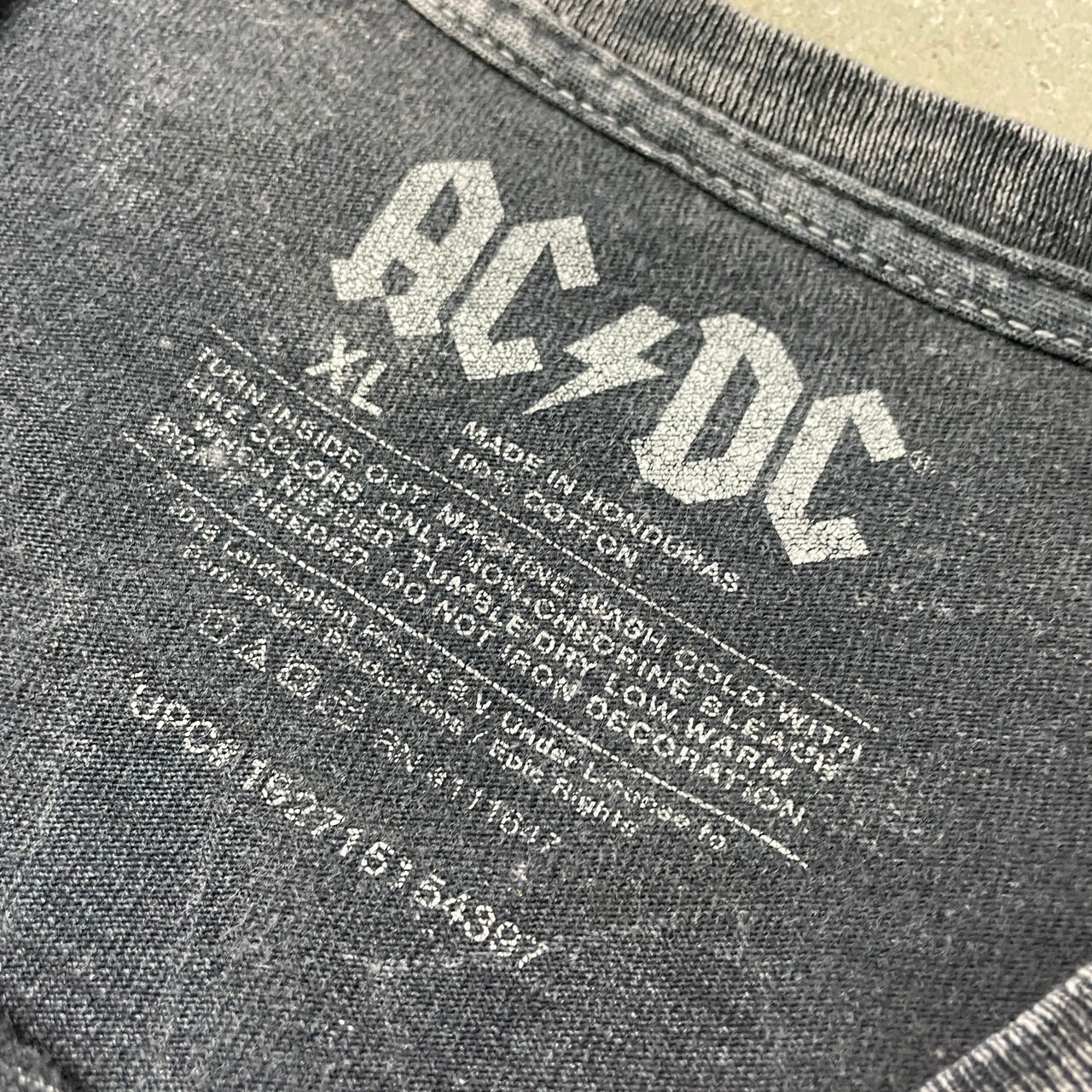 AC/DC FLY ON THE WALL TOUR 1985 ロゴプリント バンドTシャツ メンズ 