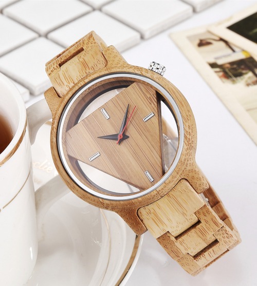 天然木製腕時計 中空デザイン ウッドウォッチ 透明文字盤 トライアングル文字盤  ナチュラル腕時計 エコウォッチ 軽量時計 男女兼用 個性的デザイン 幾何学模様